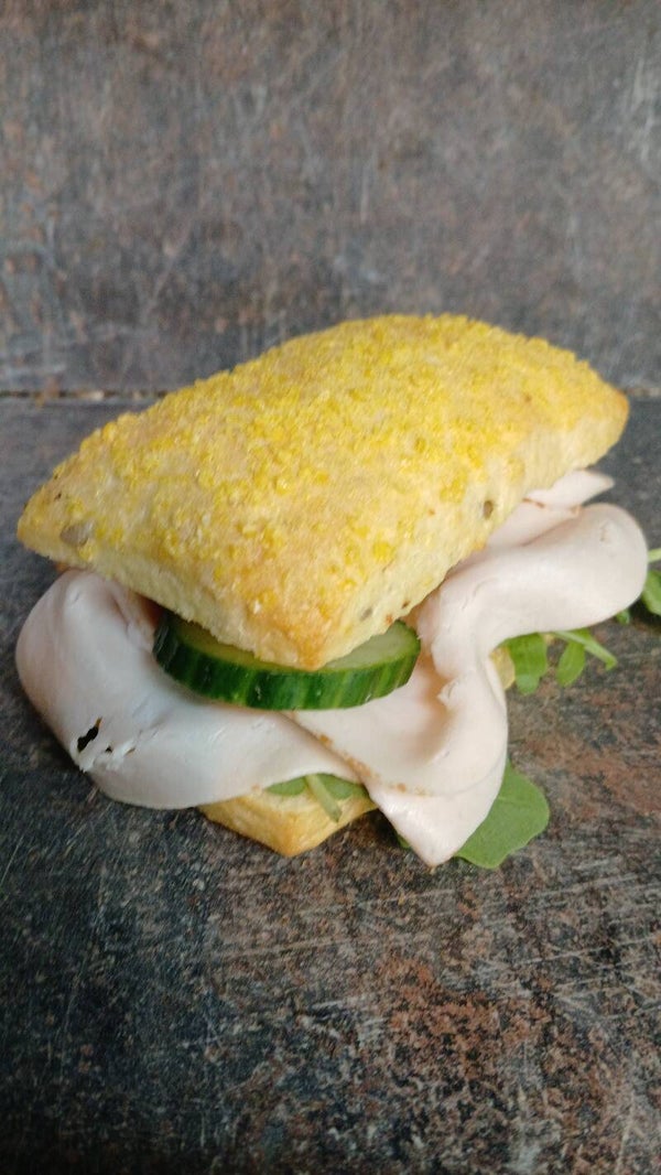 Luxe belegde mais broodje " kip-pesto "