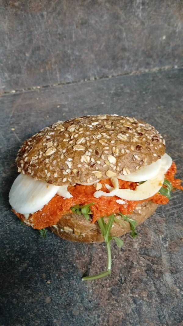 Luxe belegde meergranen Bol " filet american-eitje-uitje "