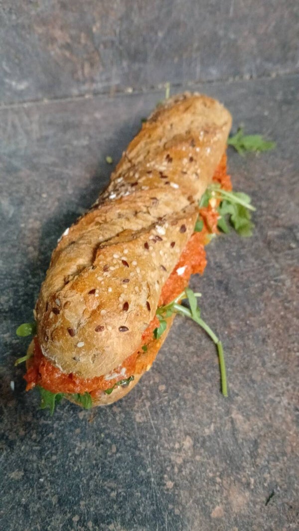 Luxe belegde meergranen stokbroodje " filet a merican-uitje"