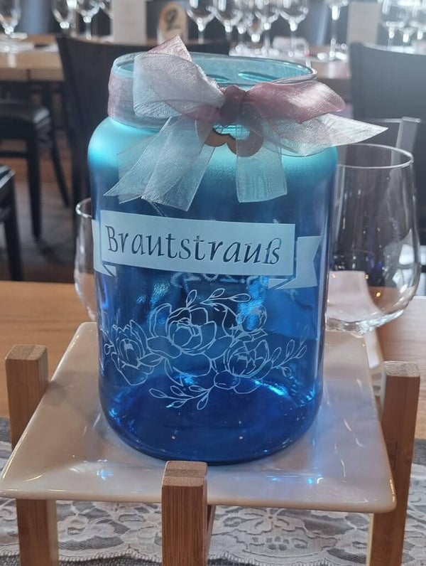 Vase für Brautstrauß kann individualisiert werden