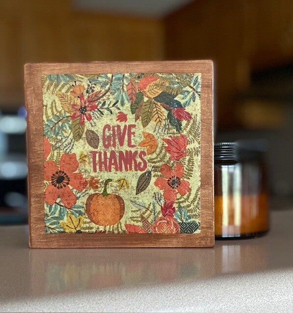 Give Thanks Shelf Sitter