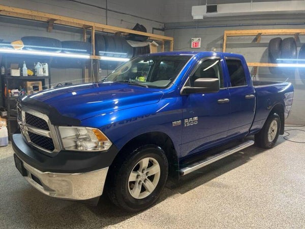 2016 Ram 1500, SXT QUAD CAB 4X4 HEMI
