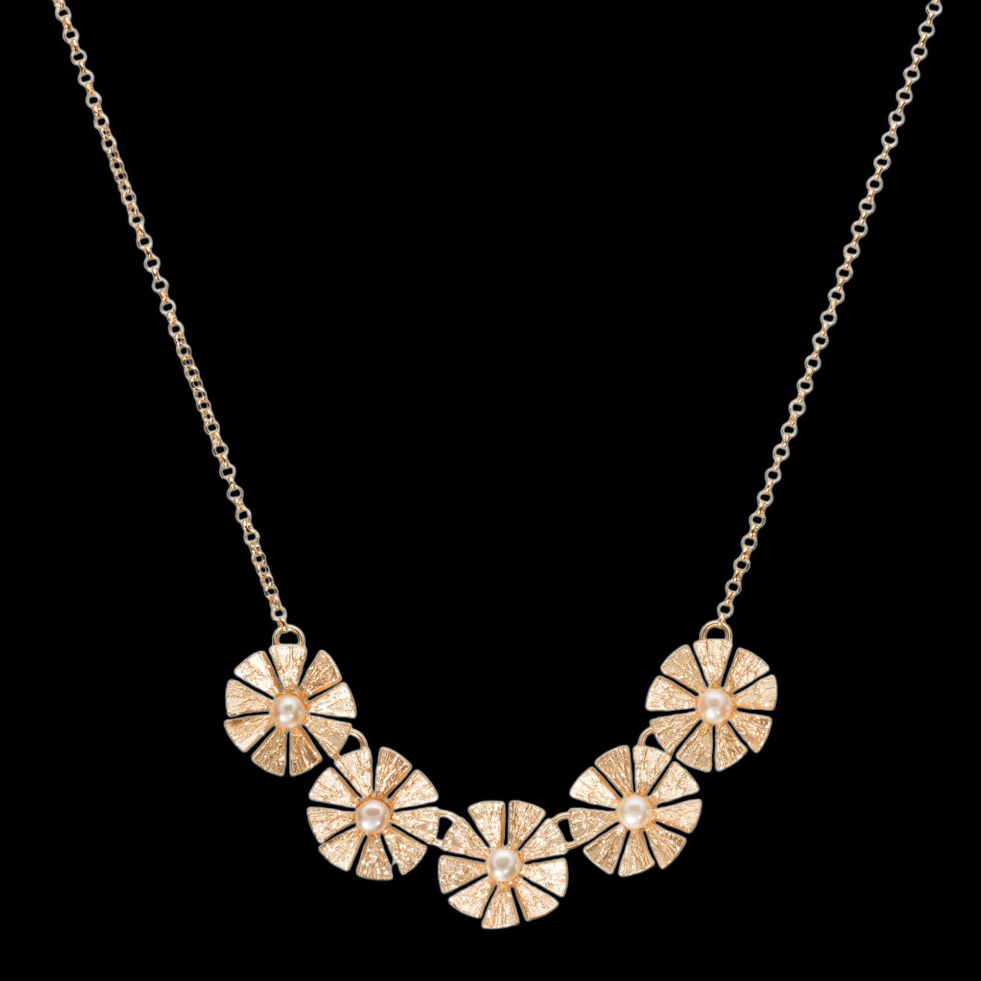 Sanjoya Vergulde Ketting met Vijf Parelbloemetjes - L0525001.42