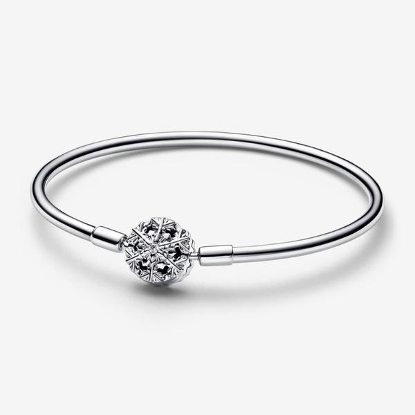 Pandora Moments Sparkling Snowflake Clasp Bangle 592286C01