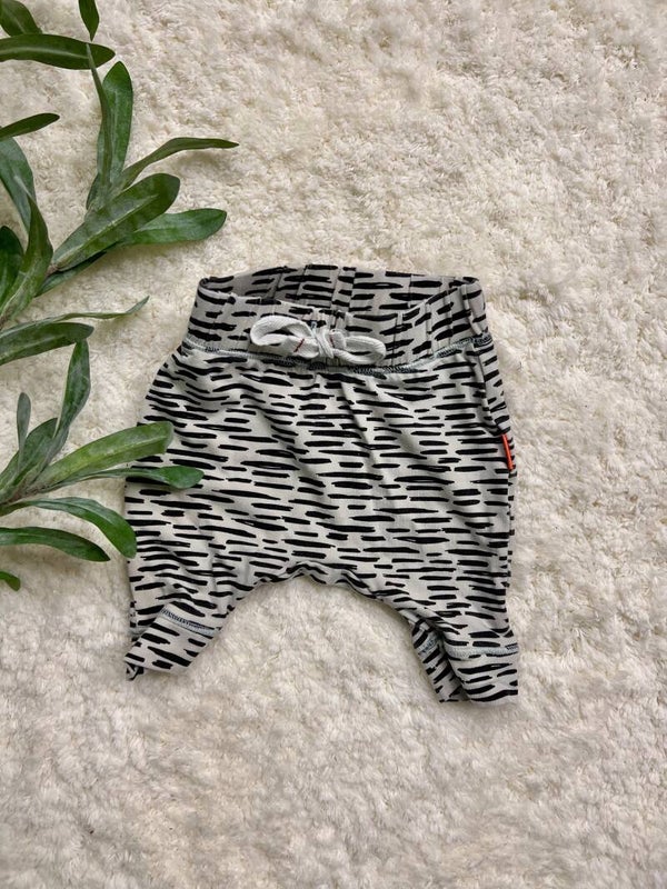 Hema broekje maat 50