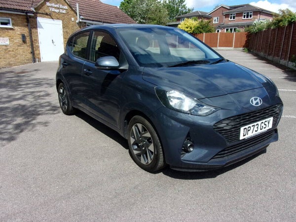 2024 Hyundia i10 Avvance 5 door HatckBack... only 13,000 miles...