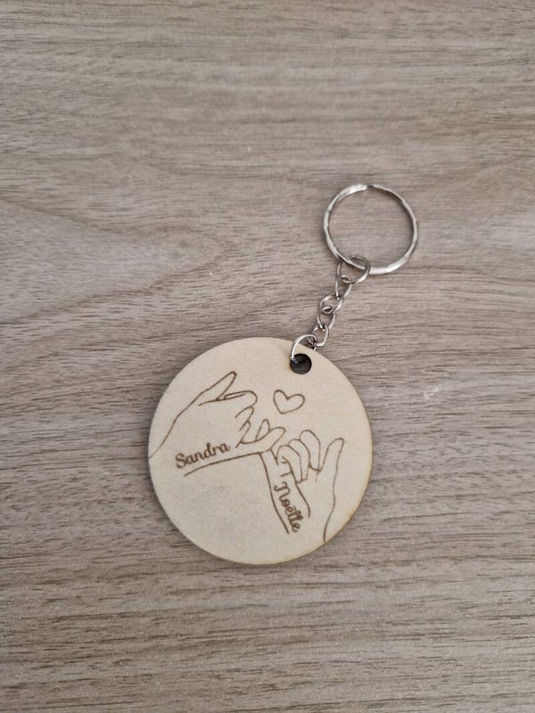Porte-clé en bois main amitié personnalisable,