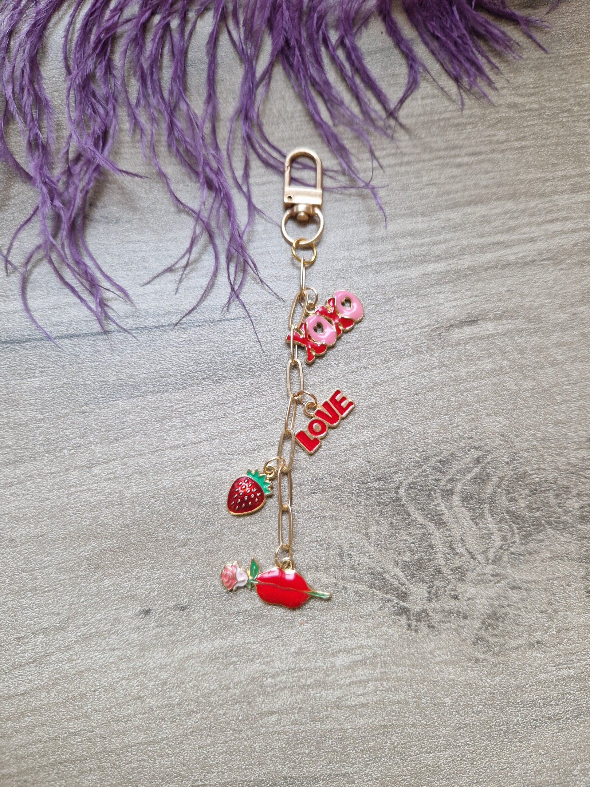 Porte-clés breloque lèvres rouges,