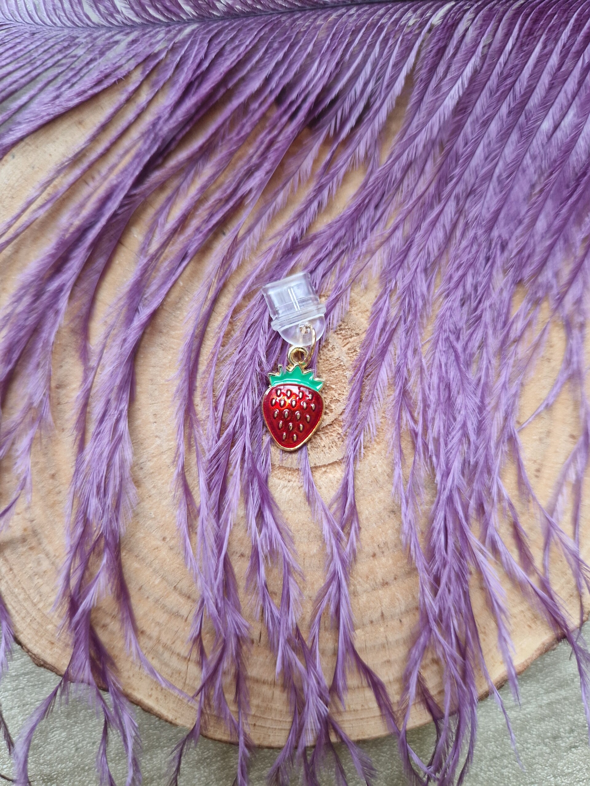 Bouchon anti-poussière fraise,