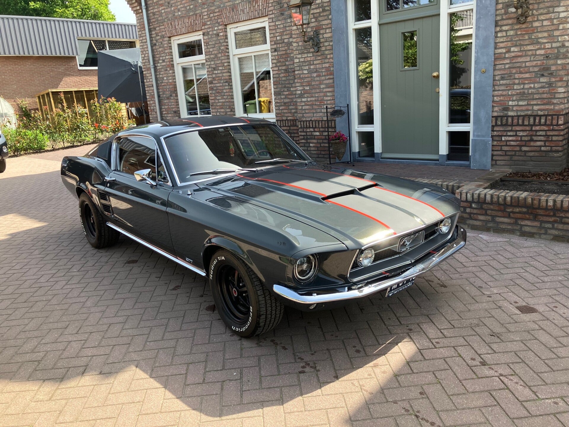 Restauratie van Ford Mustang Fastback 1967 met plaatwerk en lakwerk