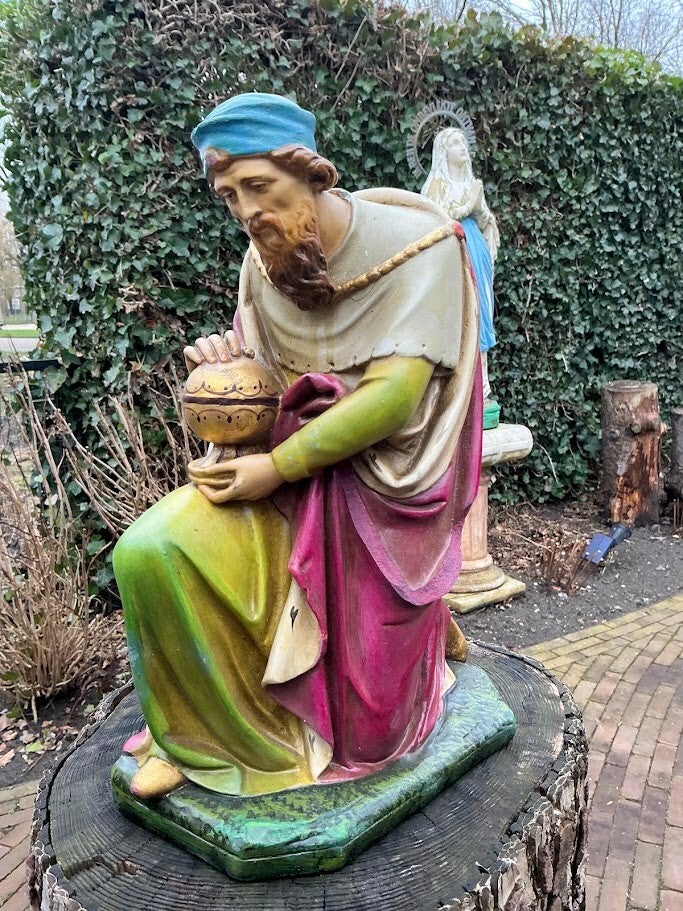 Groot antiek kerststalbeeld – Driekoning (G.L.V. Gerard Linssen Venlo, jaren ’30)