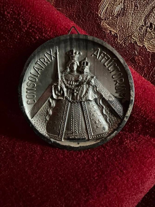 Antieke tinnen/zilverkleurige plaquette O.L.V van Kevelaer