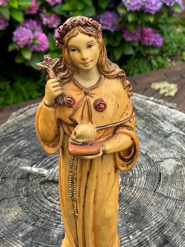 Prachtig heilige beeld Heilige Rosalia