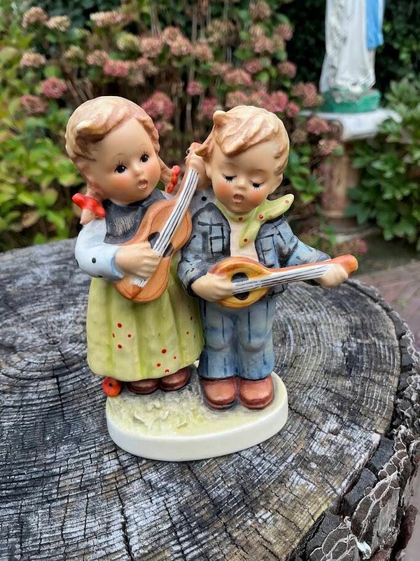Goebel Hummel Beeld – Muzikaal Meisje en Jongen (Model 150 2/0)