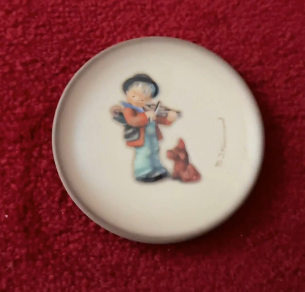 Goebel M.J. Hummel bordje – Puppy Love (1988)