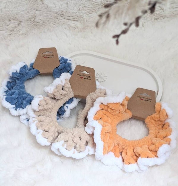 Scrunchie 🏵️