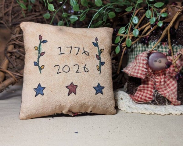 Vintage Inspired 250th America Birthday Celebration 4-Inch Home Decor Accent Pillow