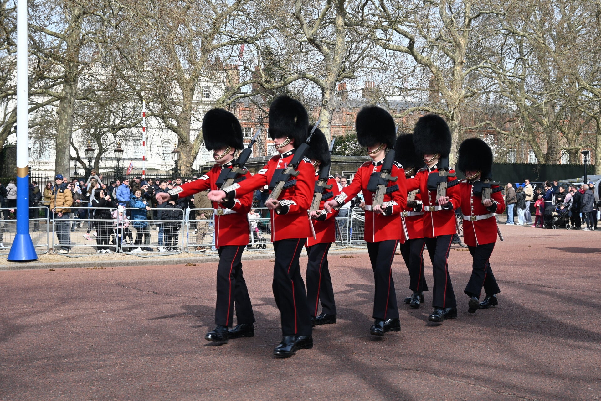 Londres relève de la garde