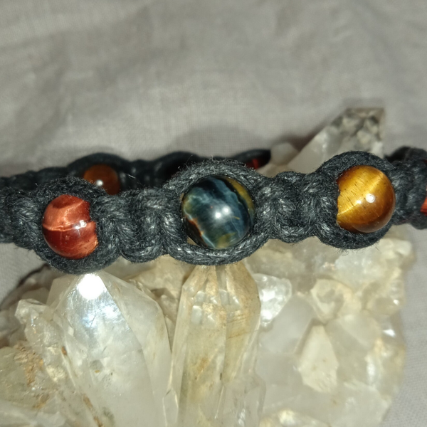 Bracelet 3 Yeux Taureau/Tigre/Faucon ref 3YX-122024-1 perles rondes 8 mm