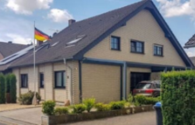 Verkauft durch Klaus Müller Immobilien: Zweifamiienhaus in Bergheim