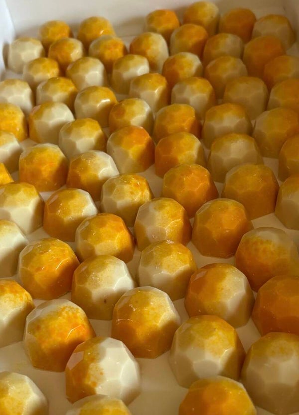 Wit mango bonbons