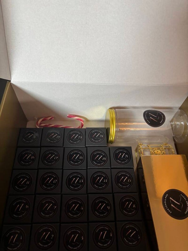Black and gold zoetzholland adventkalender