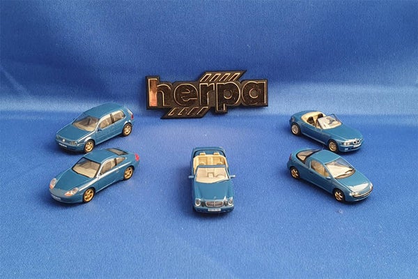 Herpa 189286 - Millenium-Set 5 blaue Pkw mit goldenen Felgen in Etui (9200)