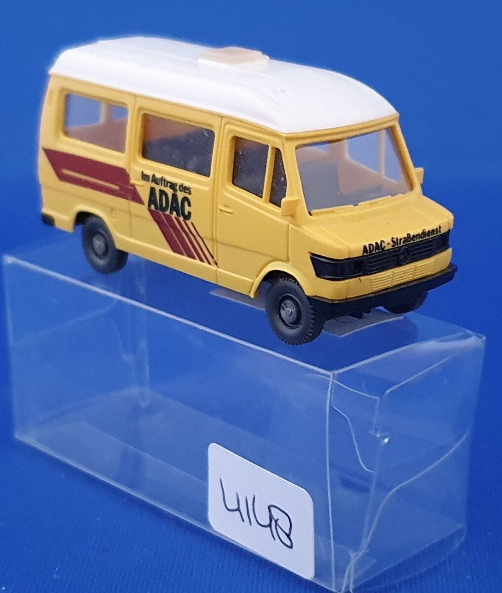 MB  207D ADAC strassendienst (4148)