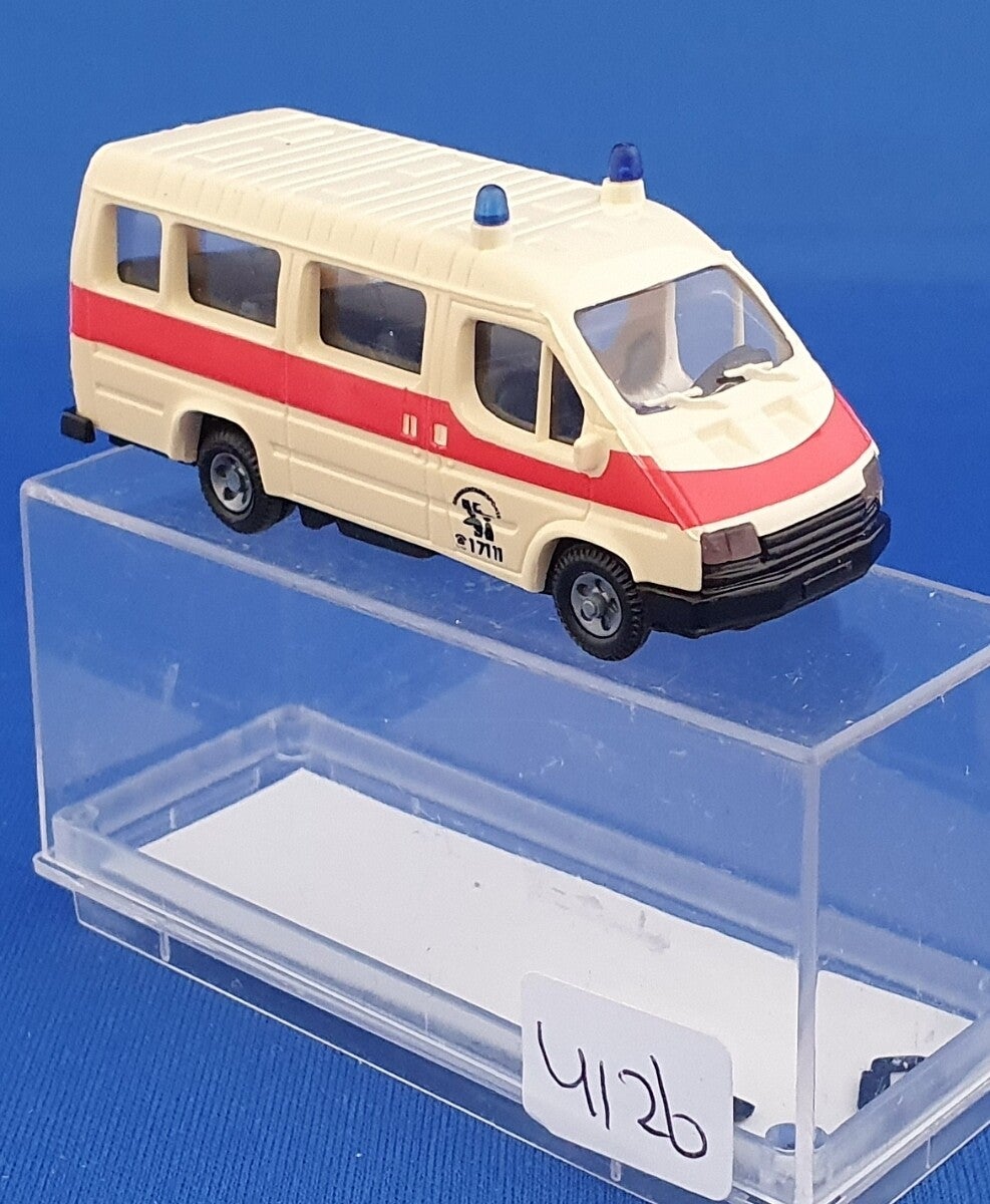 Praline - Ford Transit Rettungsdienste (4126