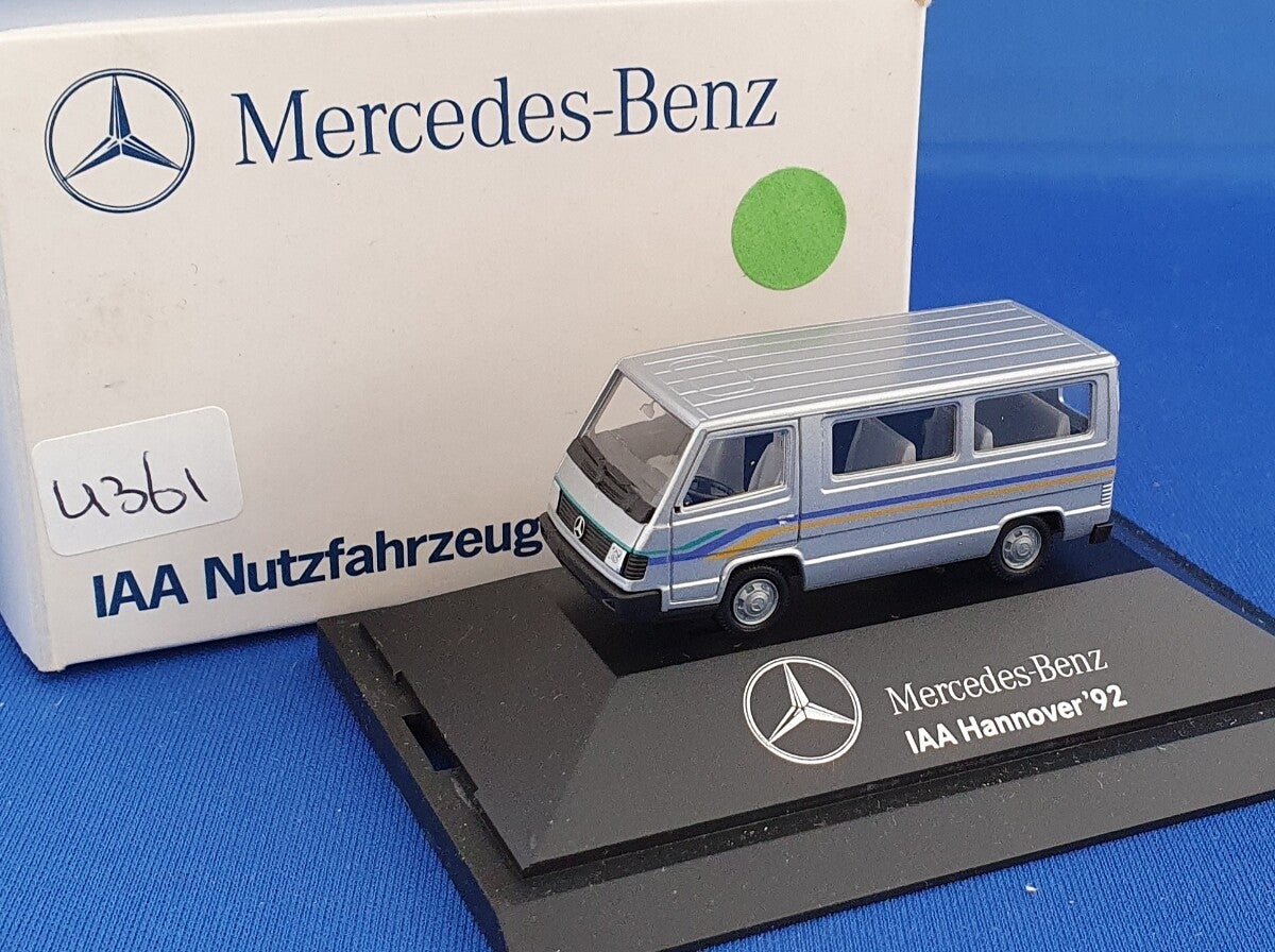 Showcase - MB 100D (4361)