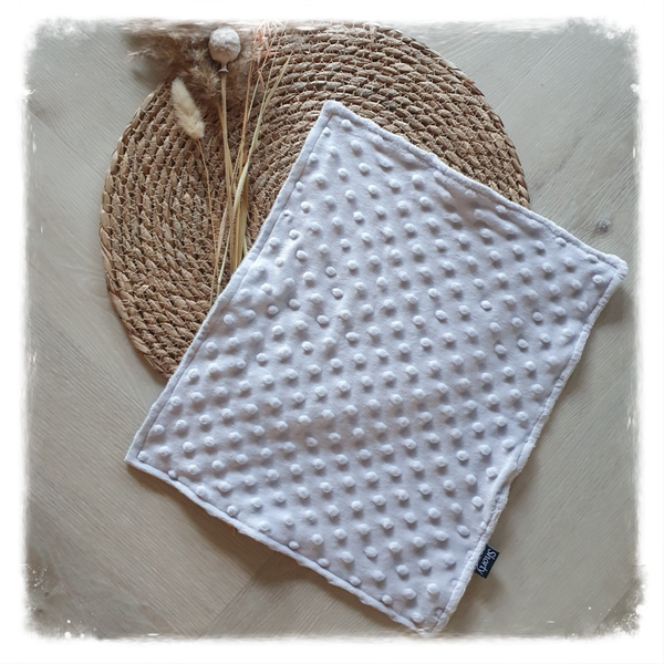 Dekentje minky dots lichtgrijs