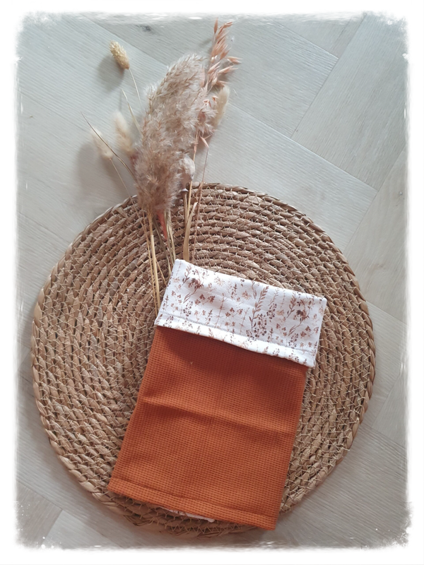 Dekentje gedroogde bloemen bruin