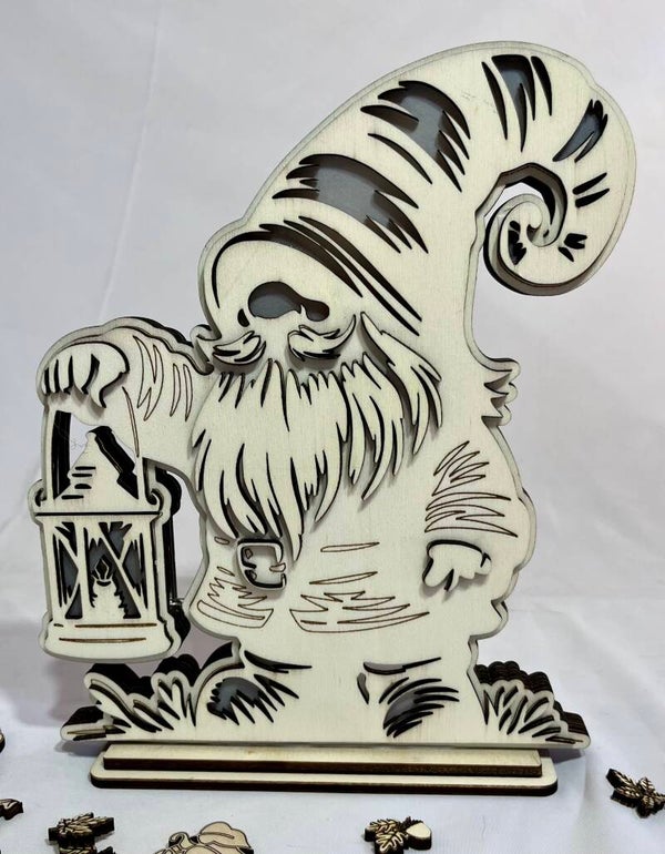 Datei Wichtel mit Laterne in der Hand