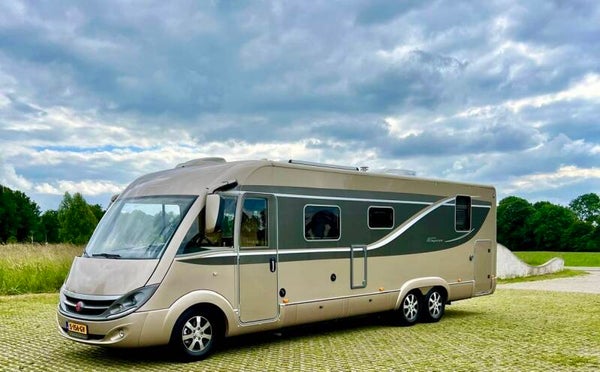 Burstner Elegance i890 Queensbed, AUTOMAAT topstaat