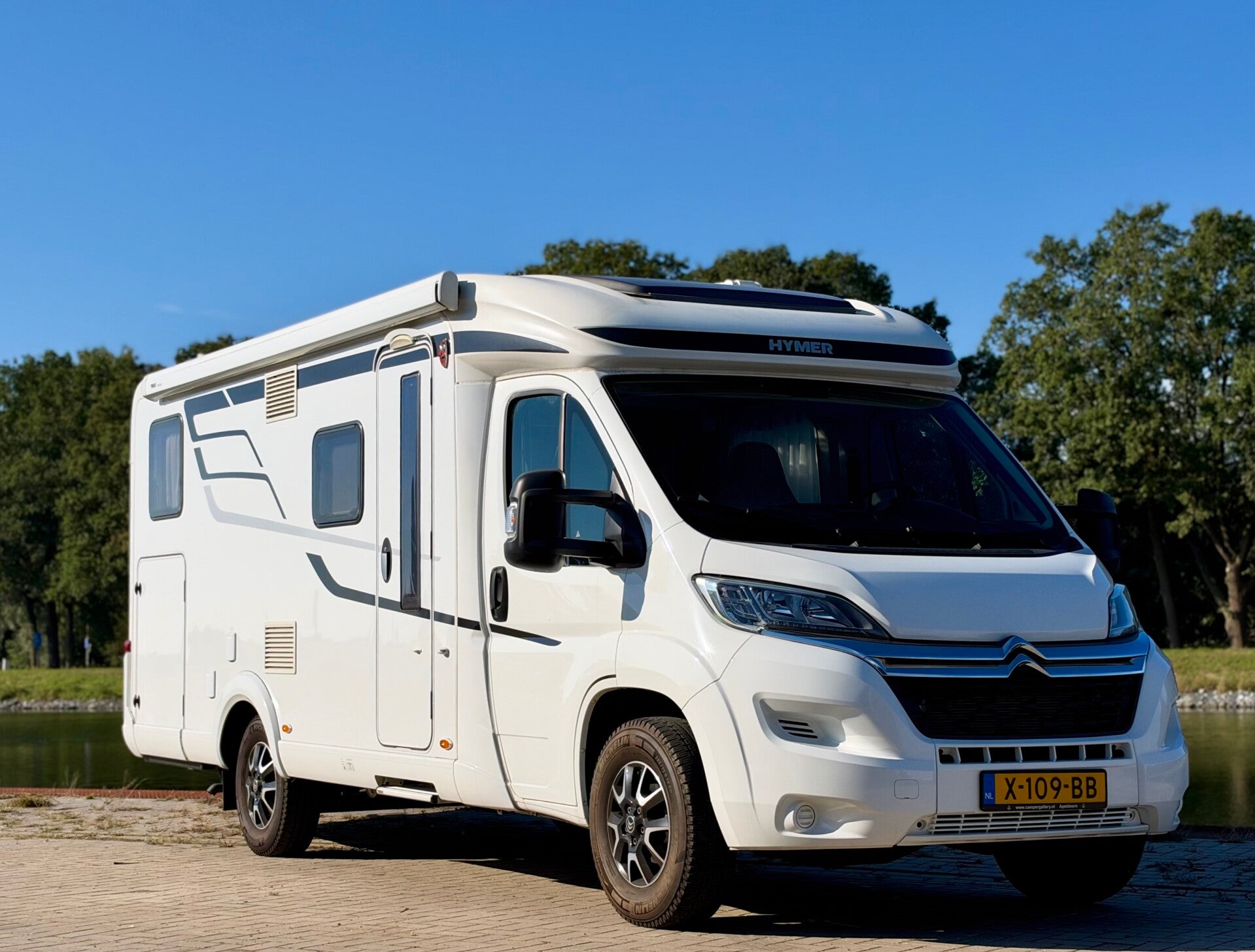 Hymer Exsis 580 Pure, slechts 6.357 km, nieuwstaat, lithium