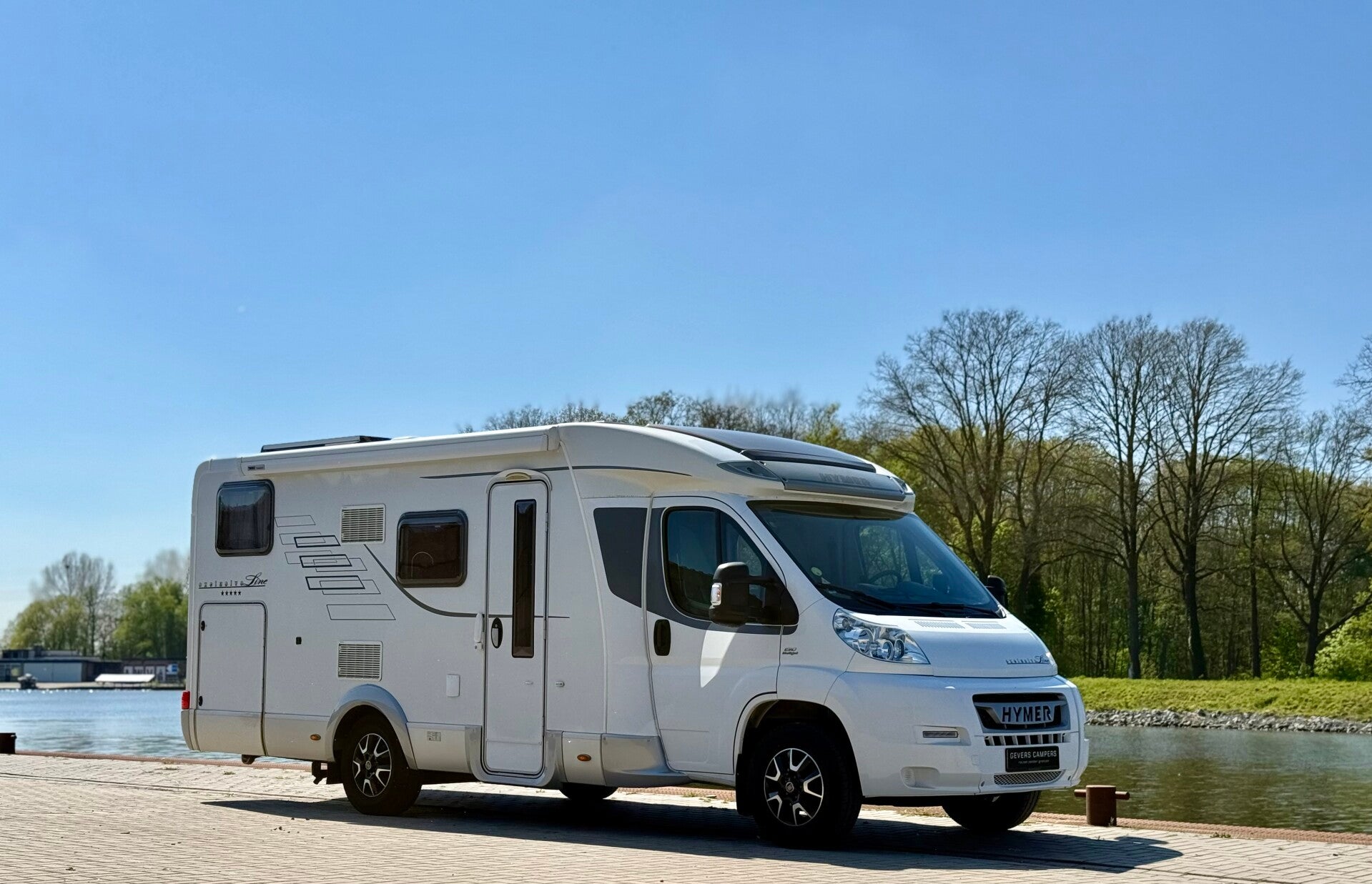 Hymer Tramp 674 CL Exclusive Line enkele bedden