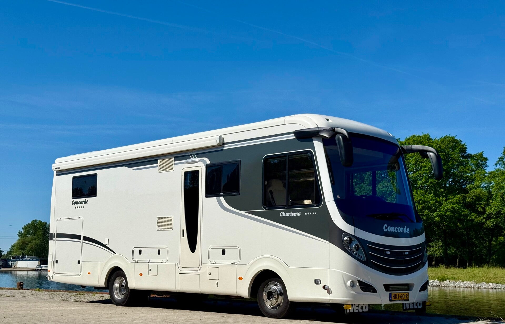Concorde Charisma III 900M, 250 PK, Full Options topstaat