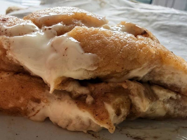 Cinnamon roll cookie