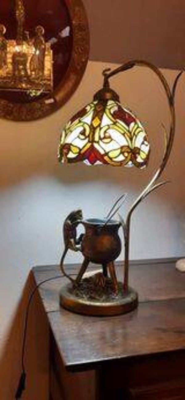 Tiffany lamp, kat met keteltje