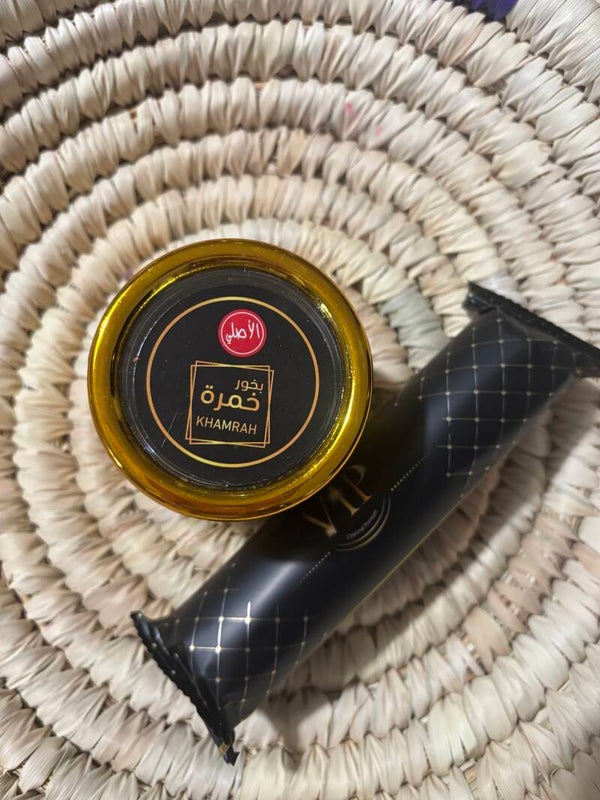 Oud Khamrah oro con carboncino