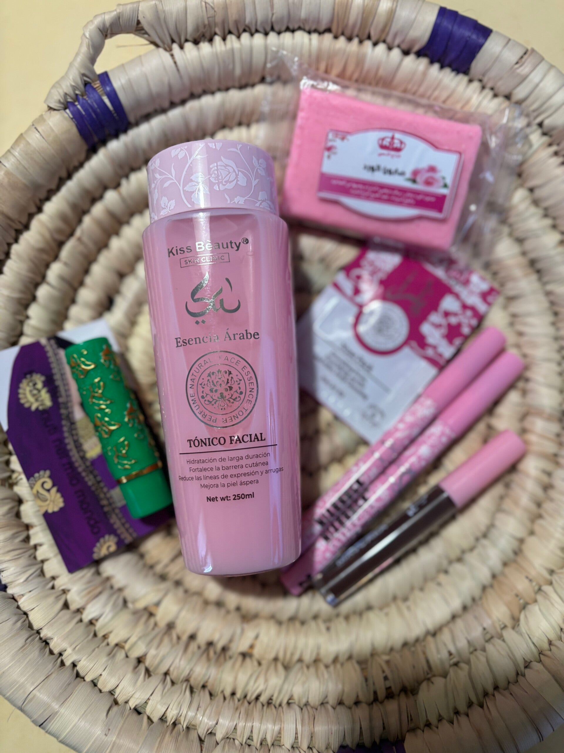 Box acqua di rose Yara e maschere viso