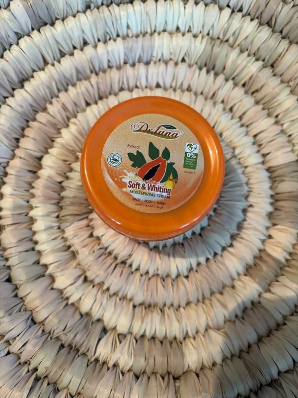 Asmaa Style -Crema Idratante alla Papaya:il nutrimento esotico