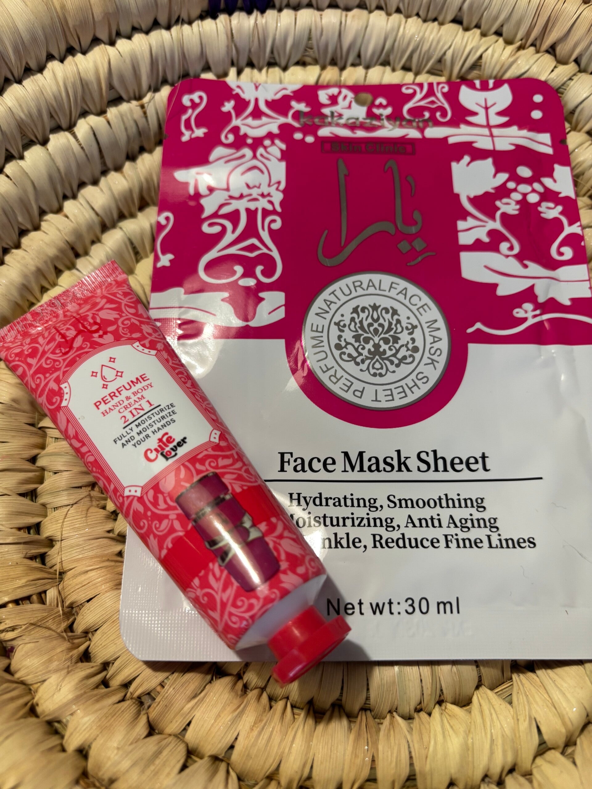 Novita crema mani Yara in omaggio maschera viso