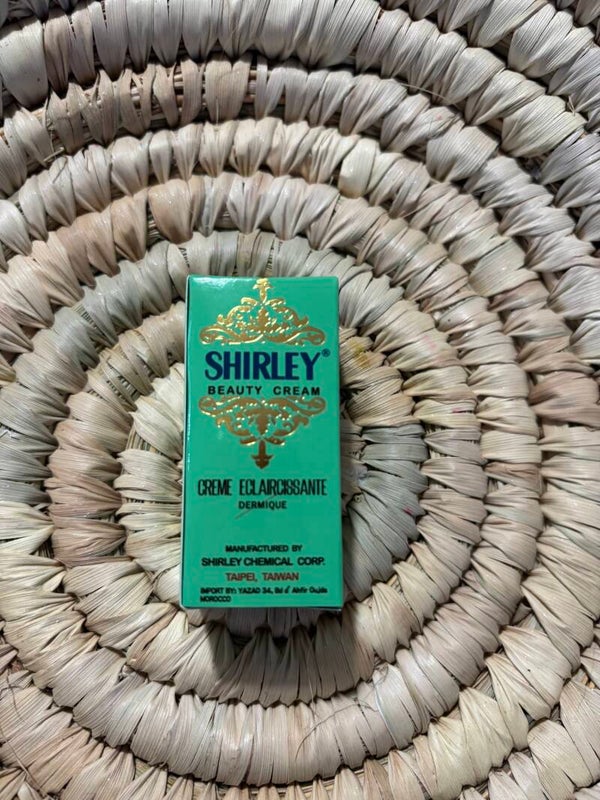 Trattamento schiarente con polvere di perle