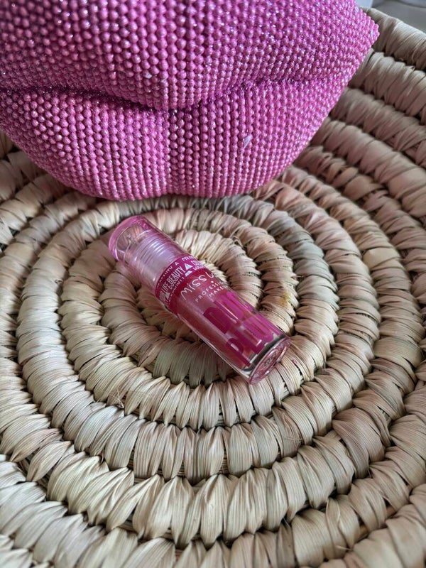 Lip gloss con brillantini ,rimpolpa le labbra