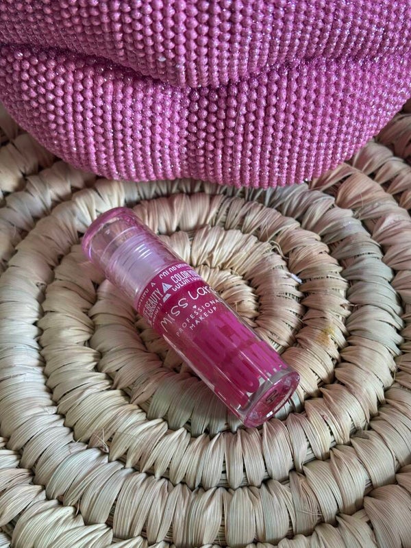 Lip gloss con brillantini,rimpolpa le labbra