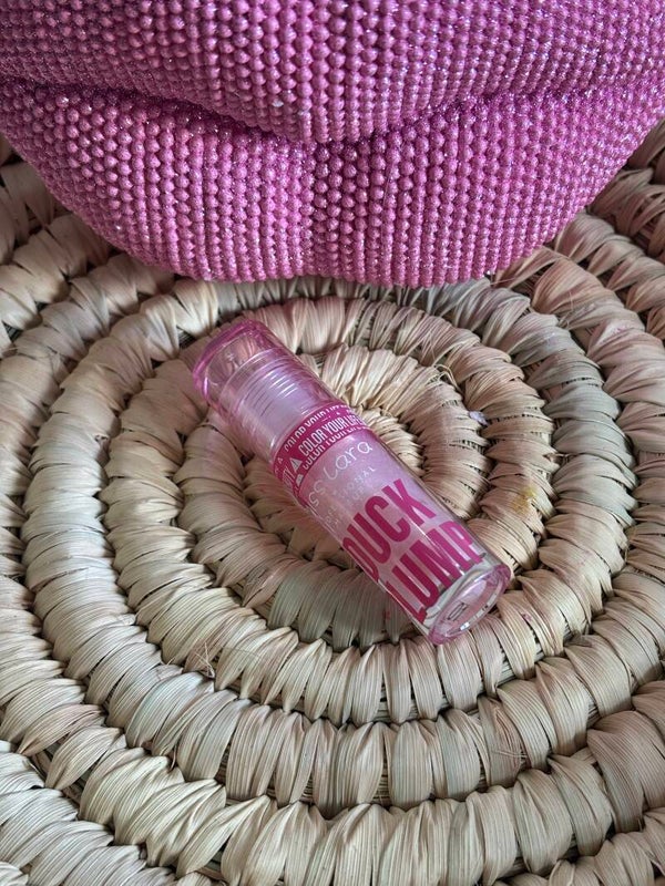 Lip gloss rimpolpa le labbra