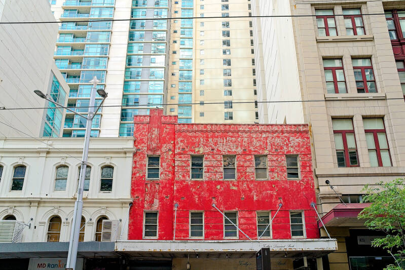 red_building_in_sydney_793_perine_bonnard_original_uxga-standard-u0gzkk.jpg