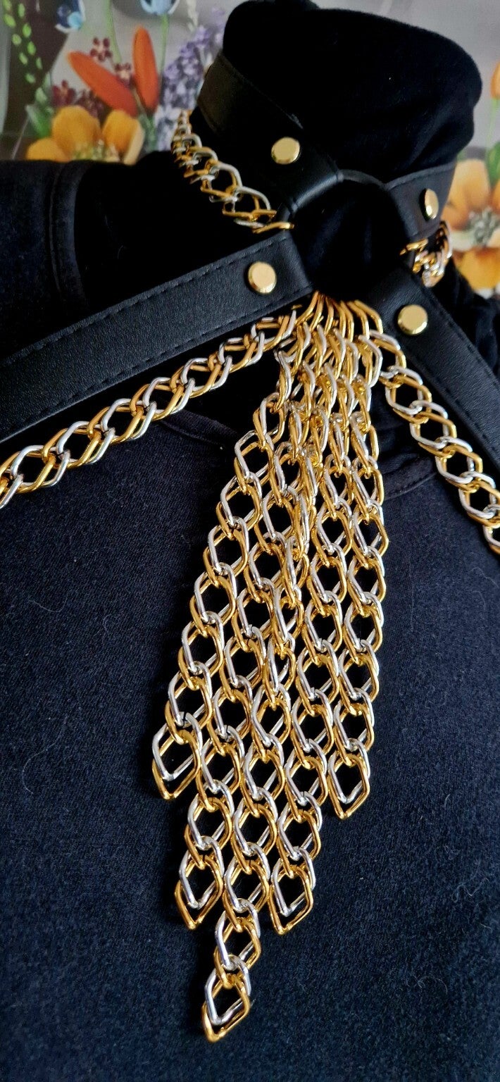 🌙✨ Midnight Grace : choker met chain detail