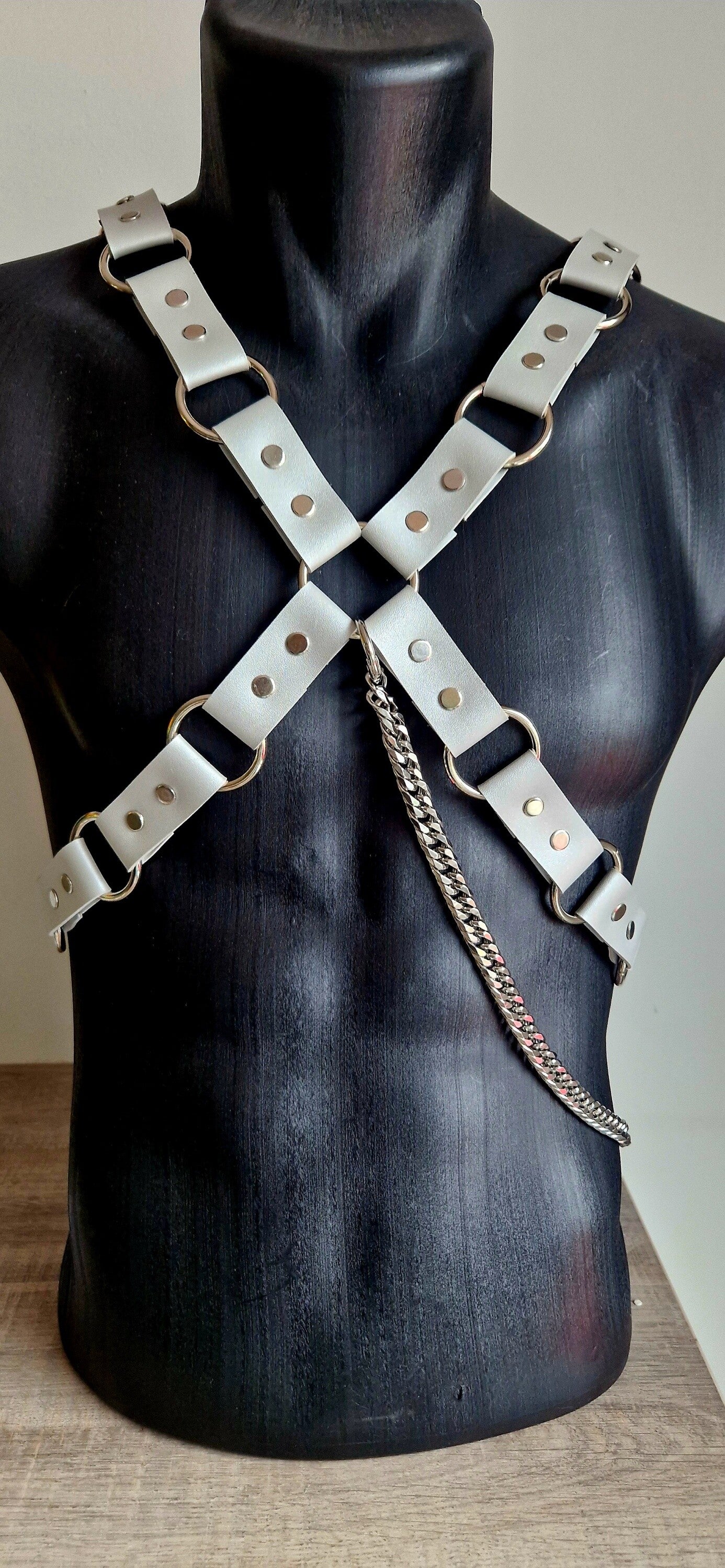 💥Silver Storm: Power in Every Detail